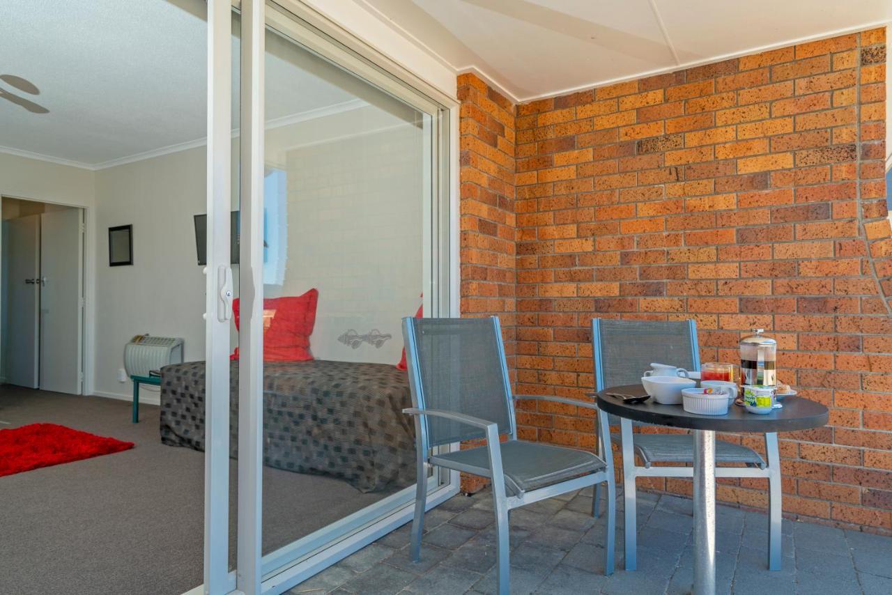 The Oceanside Motel Whitianga Exterior foto